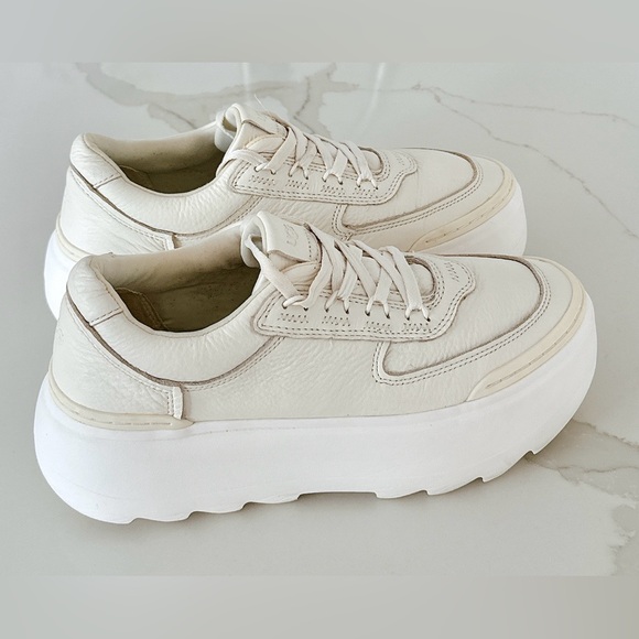 Women's UGG Lifestyle Shoes Low-top Marin Mega Lace White Size 9 - Picture 4 of 8